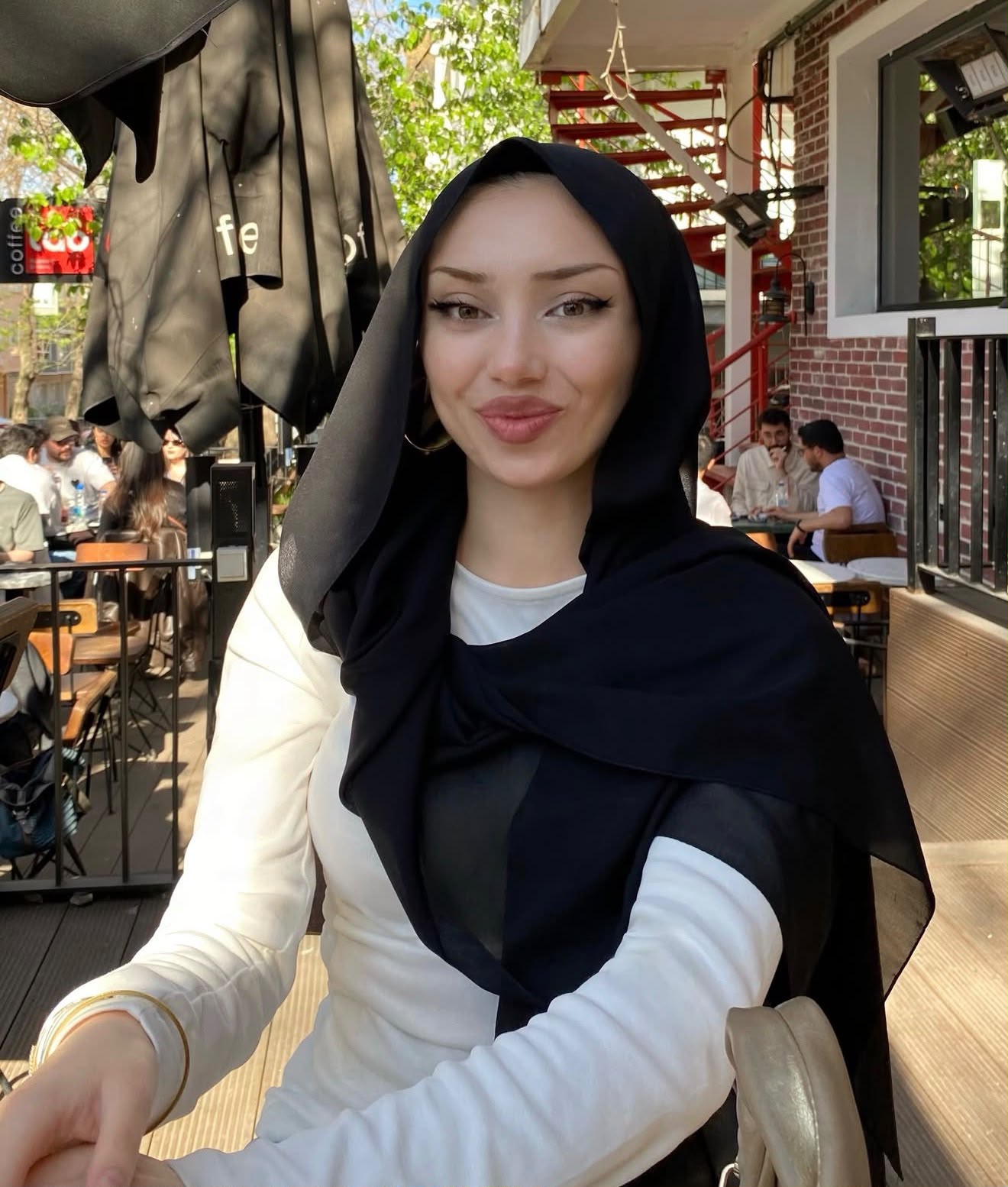 Öğmen Kapalı Escort Bayan Çilek